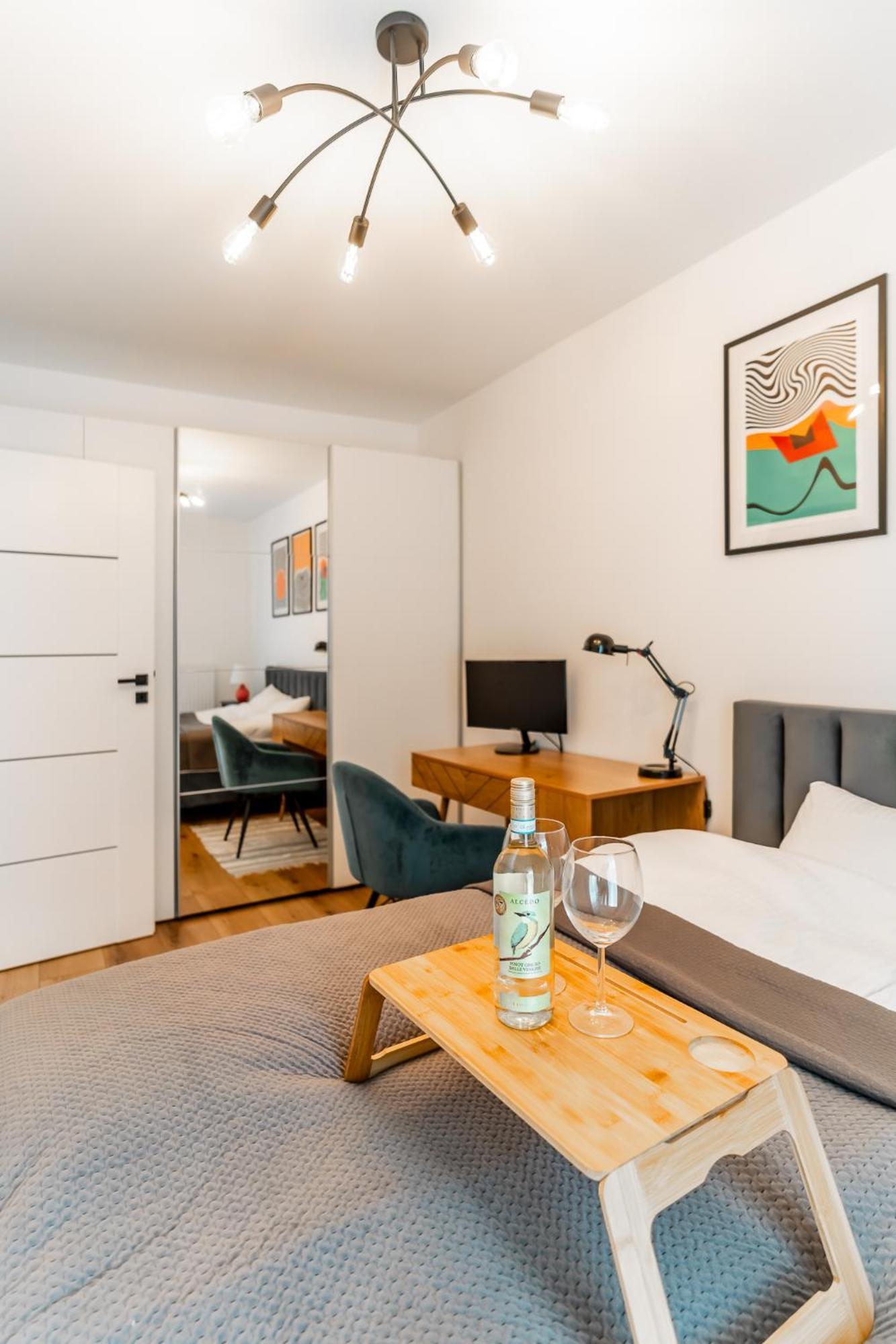 Appartement Bagry - Parking, Balcony, Workspace - By Rentujemy